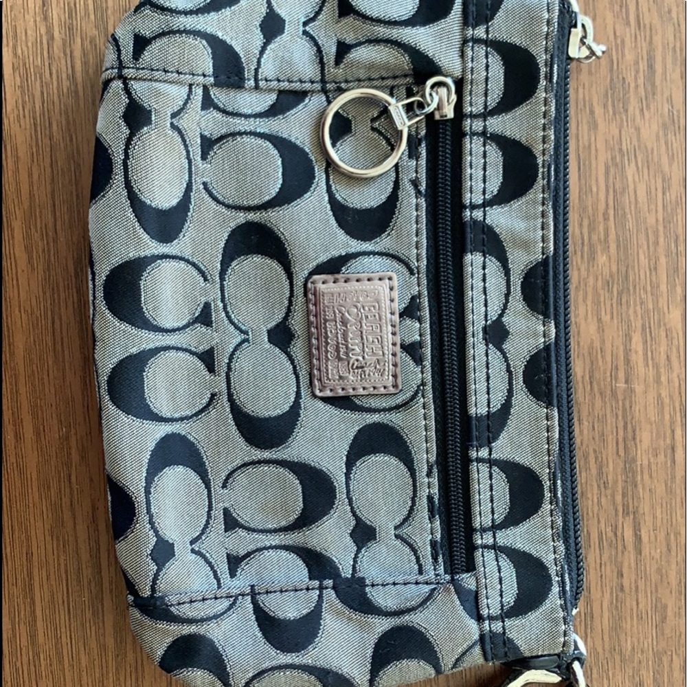 Coach Pouch - image 3